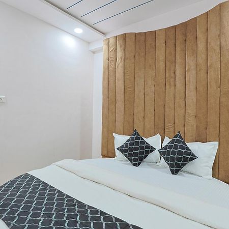 Hotel Monville Group Vadodara Exterior foto