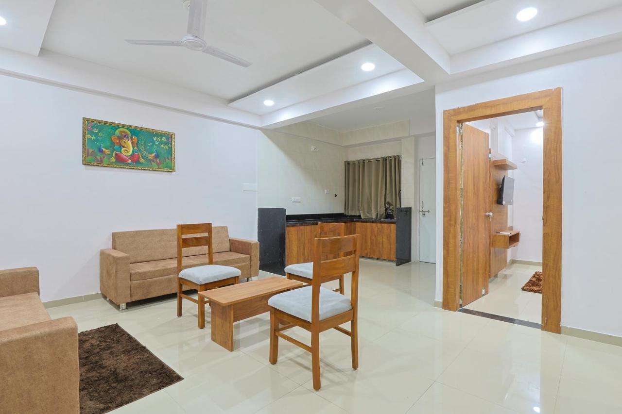 Hotel Monville Group Vadodara Exterior foto