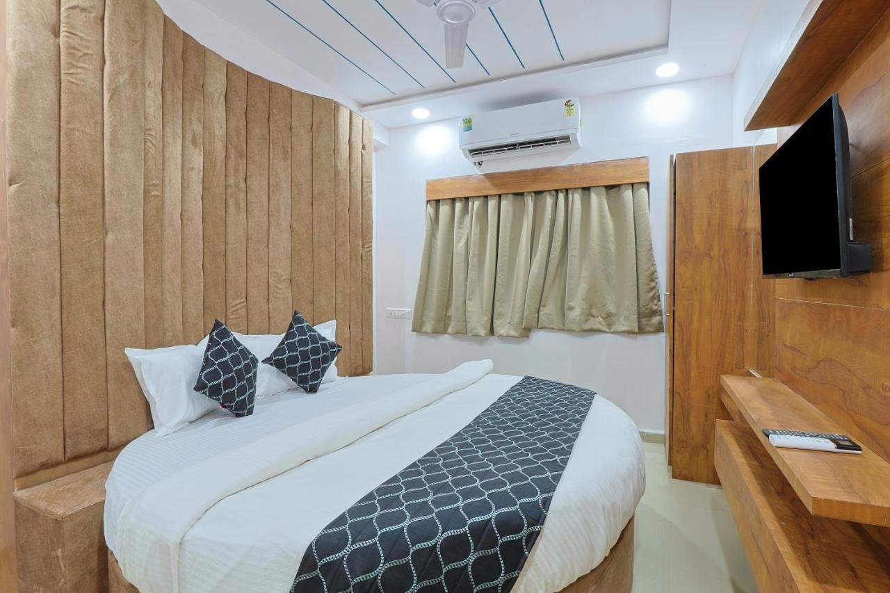 Hotel Monville Group Vadodara Exterior foto