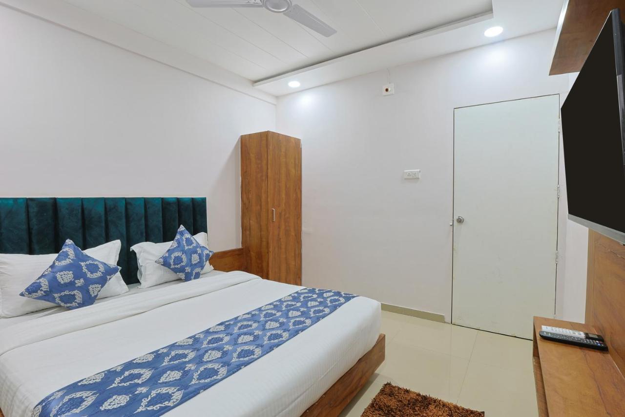 Hotel Monville Group Vadodara Exterior foto