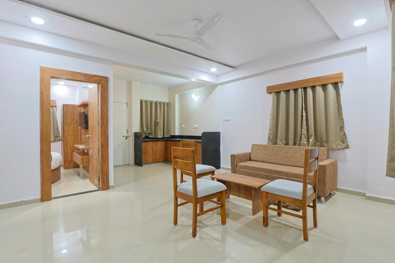 Hotel Monville Group Vadodara Exterior foto