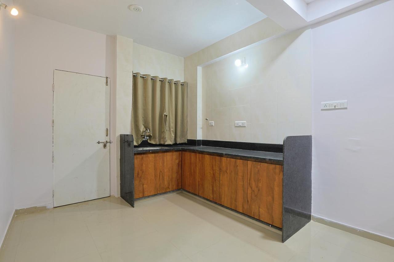 Hotel Monville Group Vadodara Exterior foto
